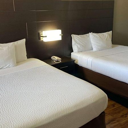 Days Inn By Wyndham Тупело Екстериор снимка